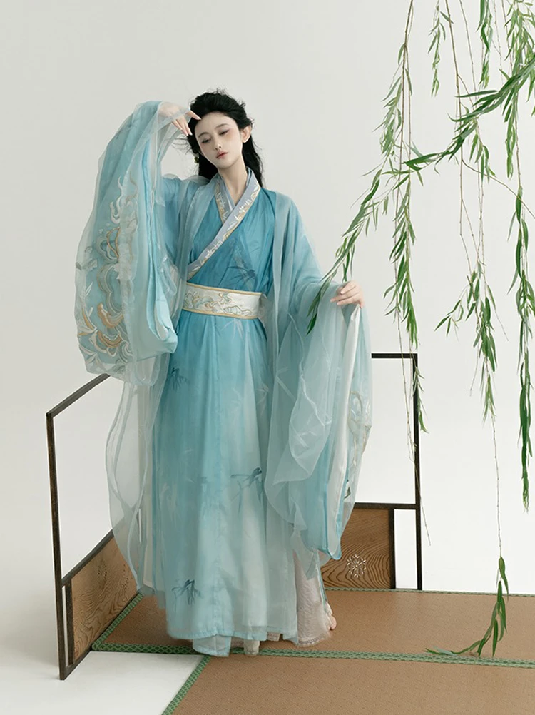 Spring Hanfu Embroidered Large Sleeve Zhiju Light Blue Style