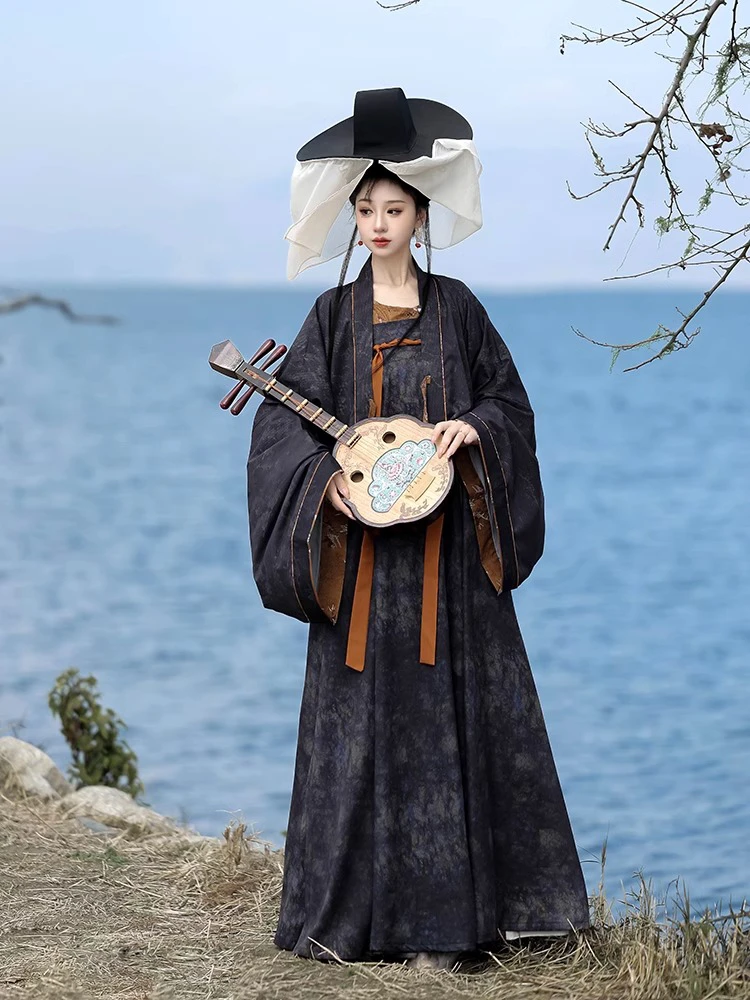 Vintage Qixiong Hanfu Recovery Style Black Color Tang Dynasty Hanfu