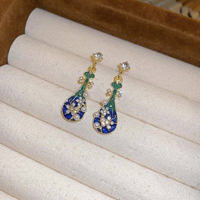 Vintage Women Earrings Niche Pipa Pearl Earrings