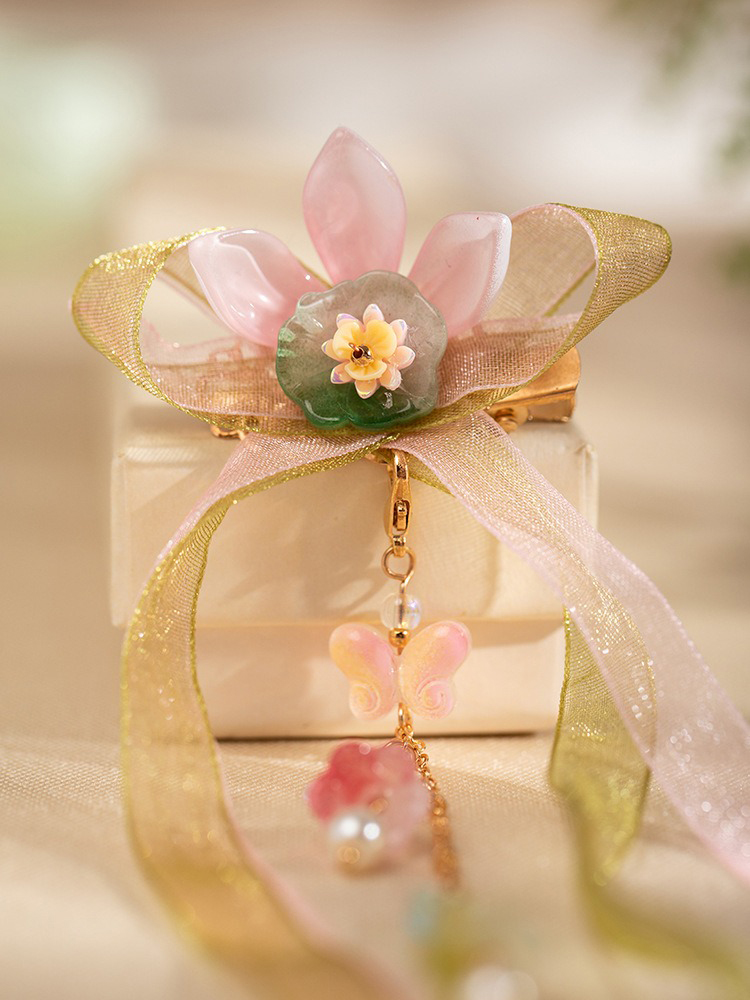 Lotus Ribbon 4
