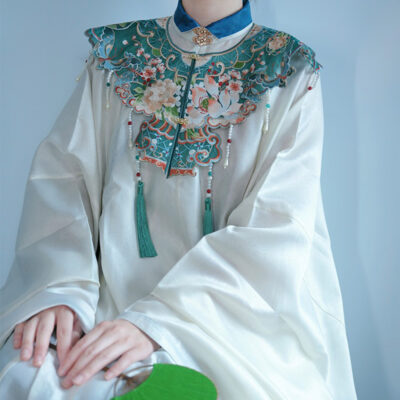 Ming Dynasty Hanfu Yun Jian Accessories Embroidered Flower Cloud Shoulder