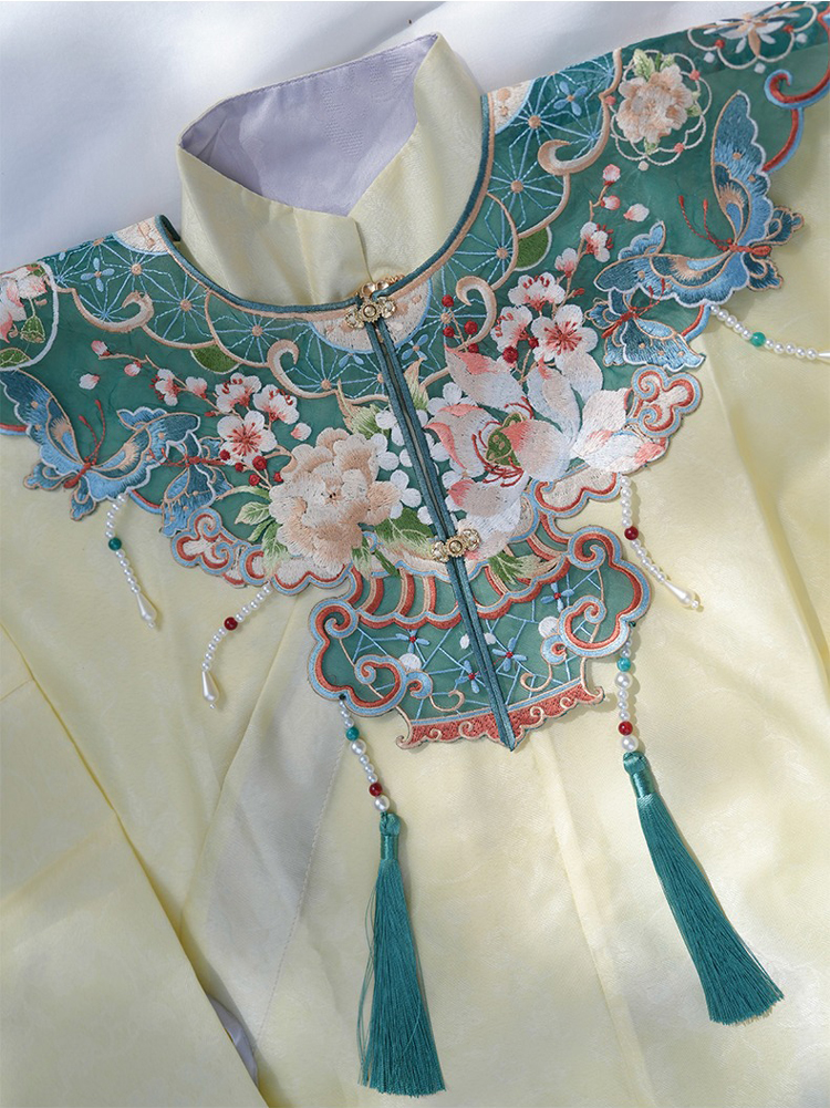 Ming Dynasty Hanfu Yun Jian Accessories Embroidered Flower Cloud Shoulder