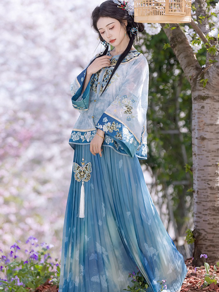 Summer Women Long Sleeve Ming Hanfu Embroidered Pleated Skirt