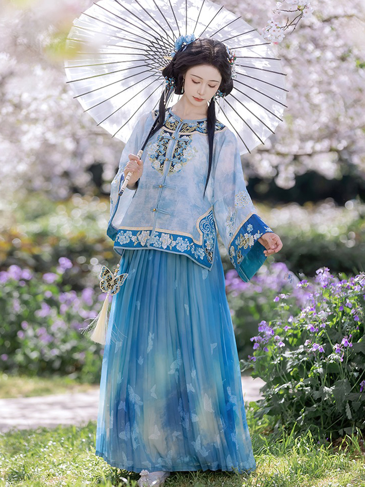 Summer Women Long Sleeve Ming Hanfu Embroidered Pleated Skirt