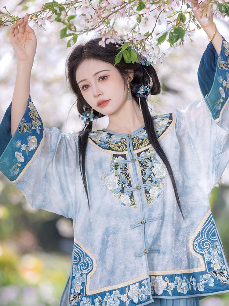 Summer Women Long Sleeve Ming Hanfu Embroidered Pleated Skirt