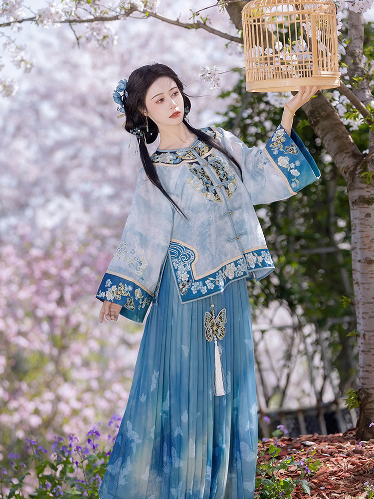 Summer Women Long Sleeve Ming Hanfu Embroidered Pleated Skirt