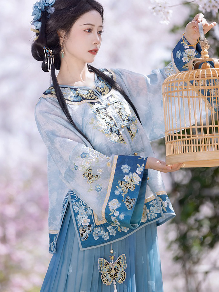 Summer Women Long Sleeve Ming Hanfu Embroidered Pleated Skirt