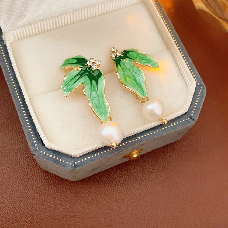 Female Niche Earrings Green Leaf Pearls Unique Ear Jewelry