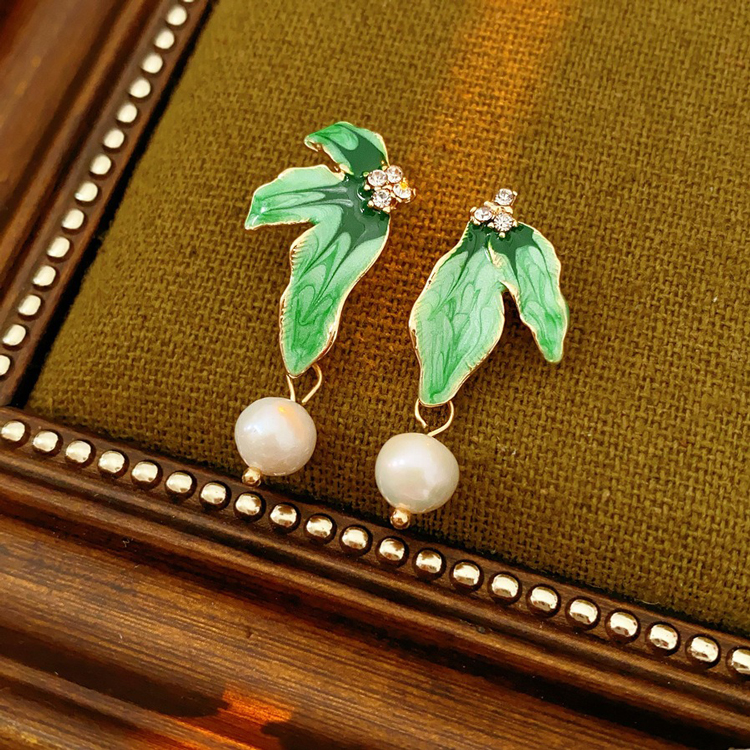 Female Niche Earrings Green Leaf Pearls Unique Ear Jewelry