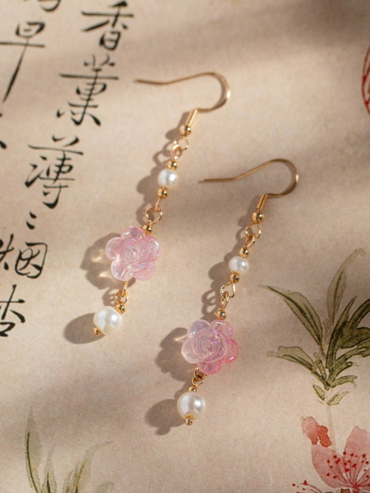 Rose Whisper 1