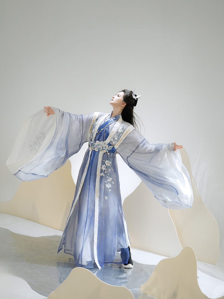Couple Style Wuxia Inspired Zhiju Blue Handsome Set