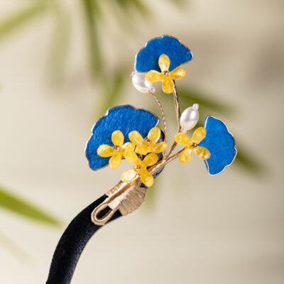 Hanfu Wooden Hairpin Ginkgo Leaf Design Simple Velvet Fabric Hair Accessory