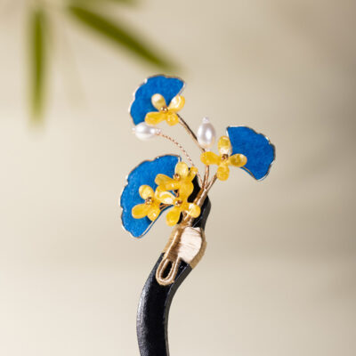 Hanfu Wooden Hairpin Ginkgo Leaf Design Simple Velvet Fabric Hair Accessory