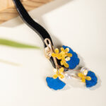 Hanfu Wooden Hairpin Ginkgo Leaf Design Simple Velvet Fabric Hair Accessory