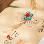 Women Cheongsam Accessories Niche Brooch with Floral Design