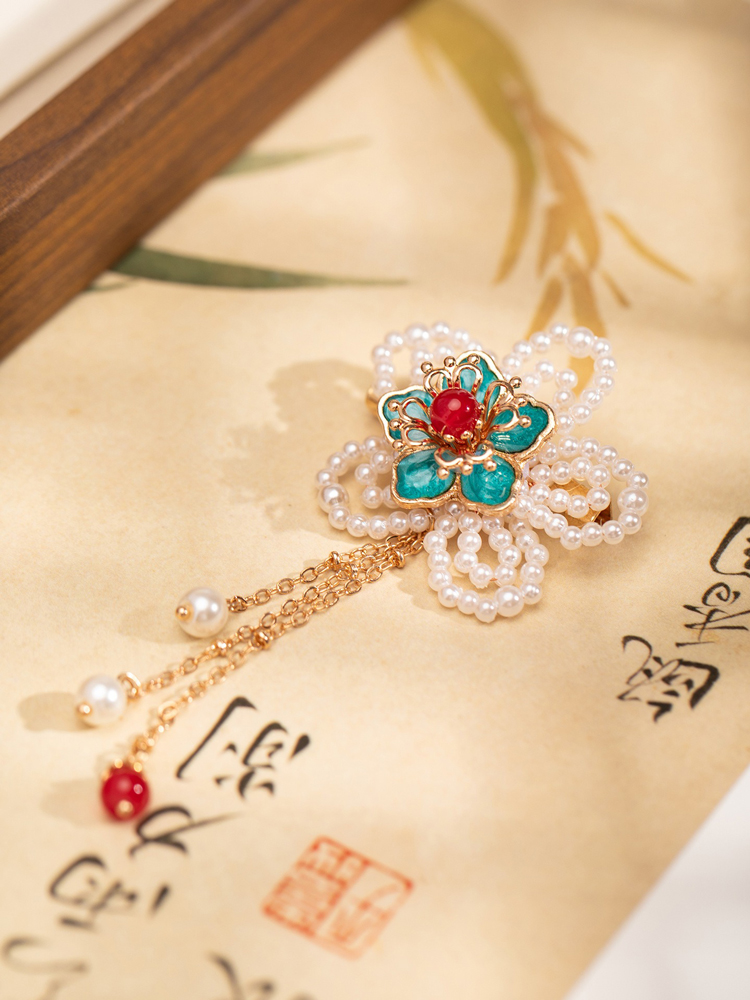 Women Cheongsam Accessories Niche Brooch with Floral Design
