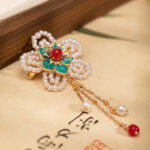 Women Cheongsam Accessories Niche Brooch with Floral Design