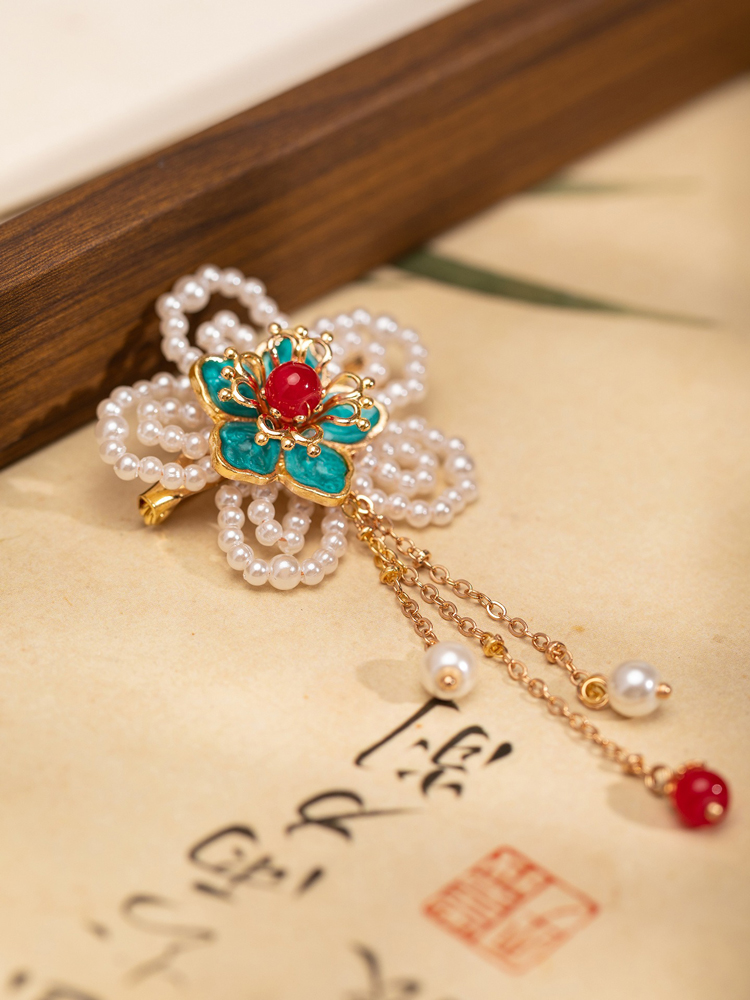Women Cheongsam Accessories Niche Brooch with Floral Design