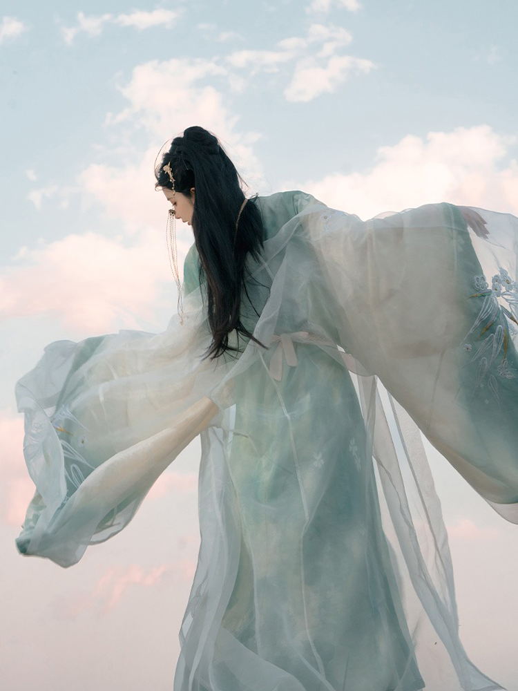 Wuxia-Style Zhiju Long-Sleeved Ethereal Women's Autumn Hanfu Set