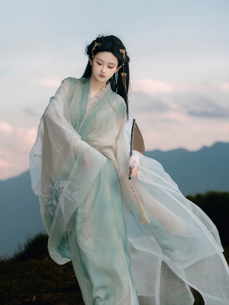Wuxia-Style Zhiju Long-Sleeved Ethereal Women's Autumn Hanfu Set