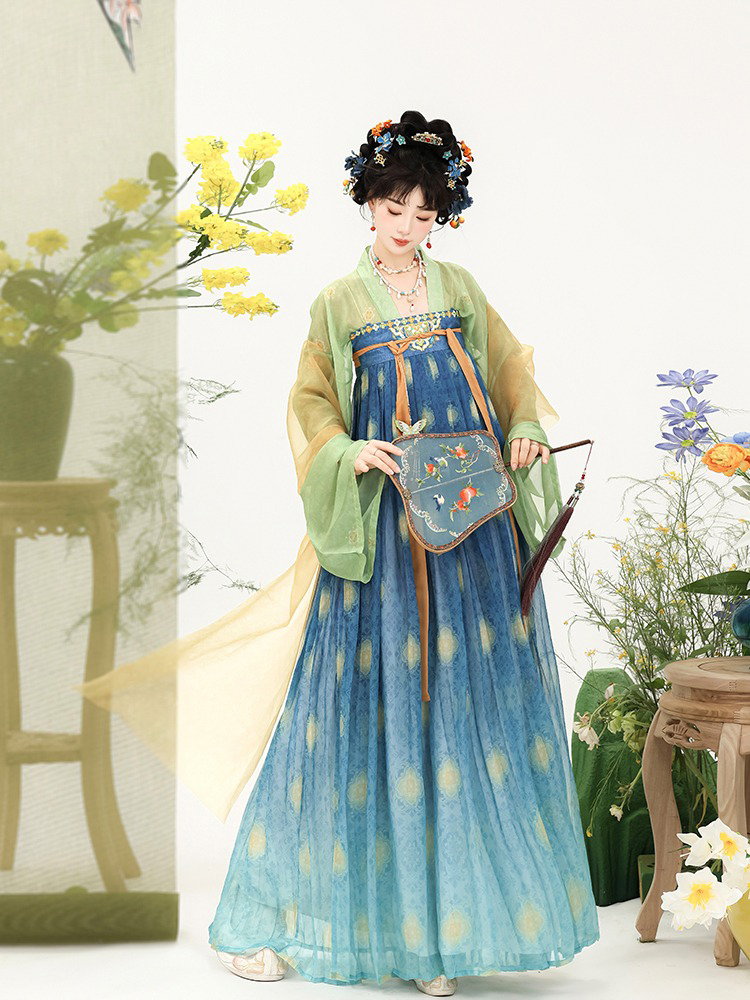 Autumn Women Hanfu Set in Tang Dynasty Style Qixiong Shanqun