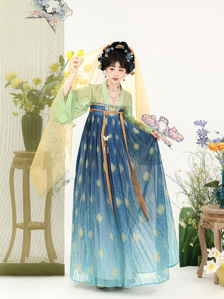 Autumn Women Hanfu Set in Tang Dynasty Style Qixiong Shanqun
