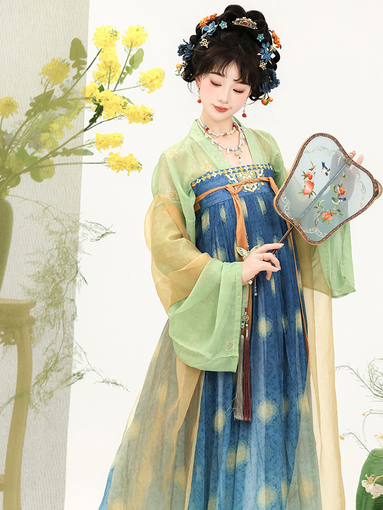 Autumn Women Hanfu Set in Tang Dynasty Style Qixiong Shanqun