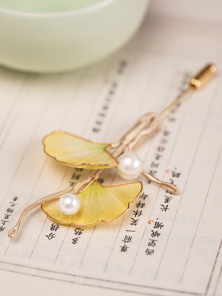 Hanfu Ginkgo Leaf Brooch Art Deco-Inspired Pin for Cheongsam Accessories