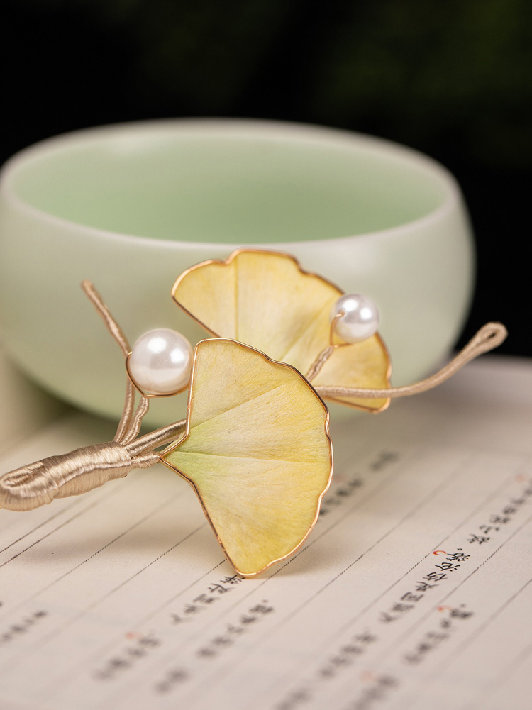 Hanfu Ginkgo Leaf Brooch Art Deco-Inspired Pin for Cheongsam Accessories