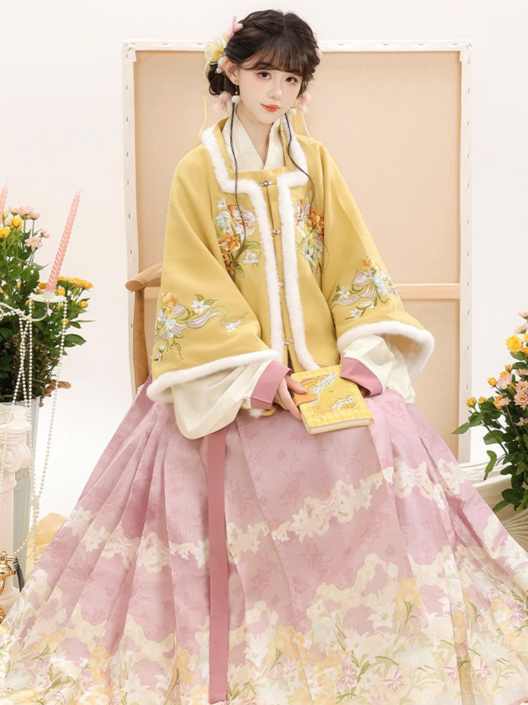 Women Ming Dynasty Winter Hanfu Square-Neck Top Thickened Casual Set