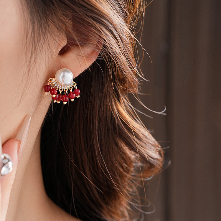Women Pearl Earrings Vintage Niche Tassel Ear Accessories