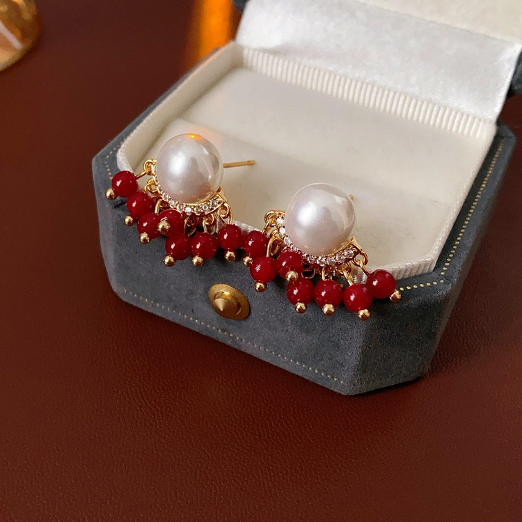 Women Pearl Earrings Vintage Niche Tassel Ear Accessories