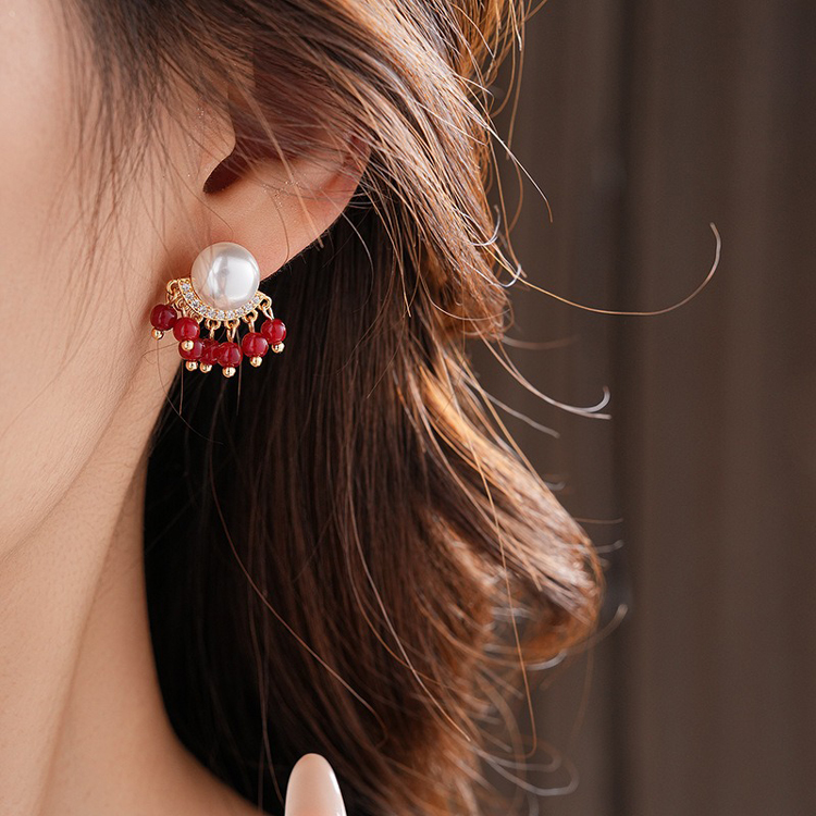 Women Pearl Earrings Vintage Niche Tassel Ear Accessories