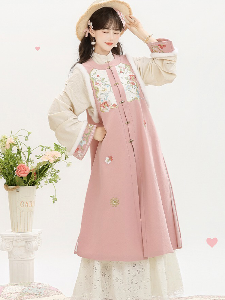 Women Winter Hanfu Long-Length Ming Dynasty-Style Hanfu in Pink Bijia