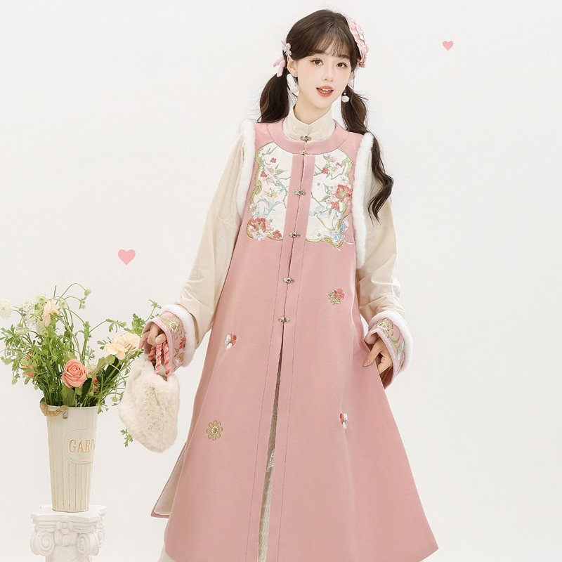 Women-Winter-Hanfu-Long-Length-Ming-Dynasty-Style-Hanfu-in-Pink-Bijia-4 Women Winter Hanfu Long-Length Ming Dynasty-Style Hanfu in Pink Bijia
