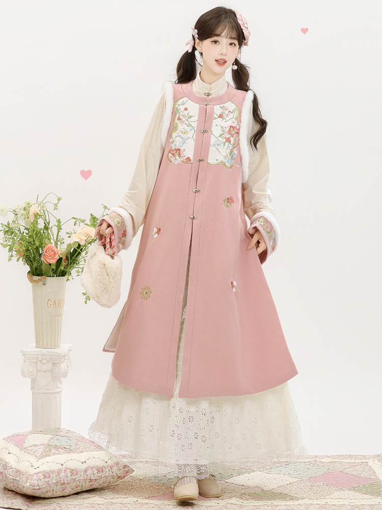 Women Winter Hanfu Long-Length Ming Dynasty-Style Hanfu in Pink Bijia