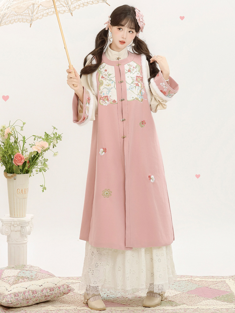 Women Winter Hanfu Long-Length Ming Dynasty-Style Hanfu in Pink Bijia