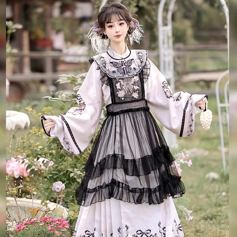 Women-Winter-Hanfu-Ming-Dynasty-Short-Bijia-Top-with-Butterfly-Skirt-Set-1 Traditional Ming Dynasty Hanfu Women Mamian Skirt Vintage Ensemble