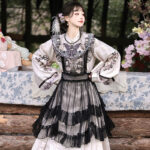 Traditional Ming Dynasty Hanfu Women Mamian Skirt Vintage Ensemble