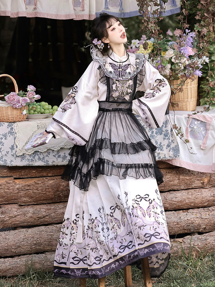 Traditional Ming Dynasty Hanfu Women Mamian Skirt Vintage Ensemble