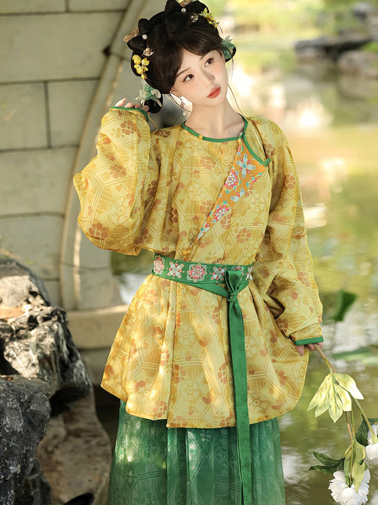 Autumn Tang Dynasty Women Hanfu Round Neck Robe Cute Yellow Daily Set