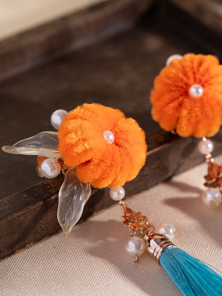 Hanfu Women Pumpkin Hairpiece with Tassel Plush Hairpin