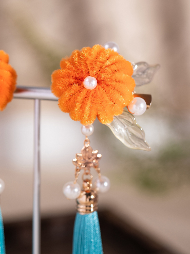 Hanfu Women Pumpkin Hairpiece with Tassel Plush Hairpin