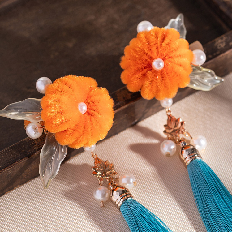 Hanfu Women Pumpkin Hairpiece with Tassel Plush Hairpin
