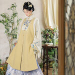 Ming Dynasty Women Long Coat and Maian Skirt Bijia Set