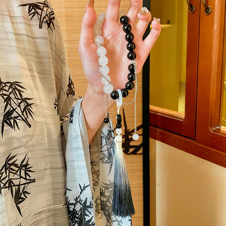 Traditional Jewelry Black-and-White Tassel Women's Vintage Bracelet