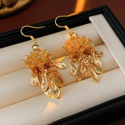 Women Vintage Earrings Lotus Tassel Niche Ear Accessories