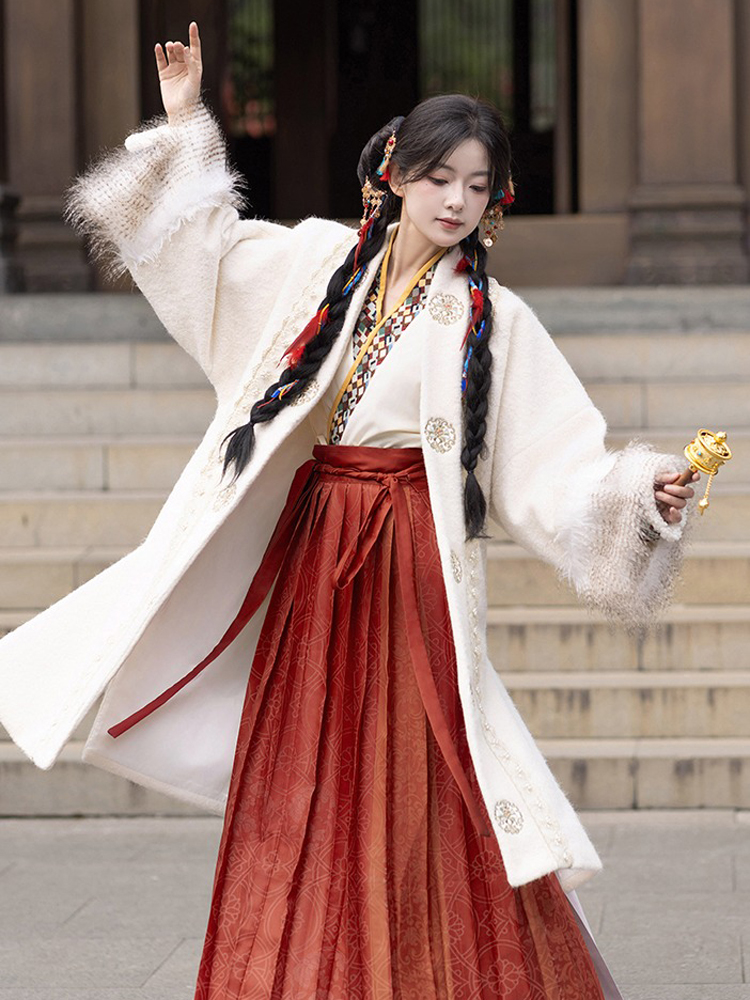 Women Winter Fluffy Fleece-Lined Coat Unique Song Dynasty Hanfu Set