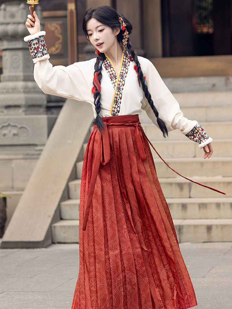 Women Winter Fluffy Fleece-Lined Coat Unique Song Dynasty Hanfu Set