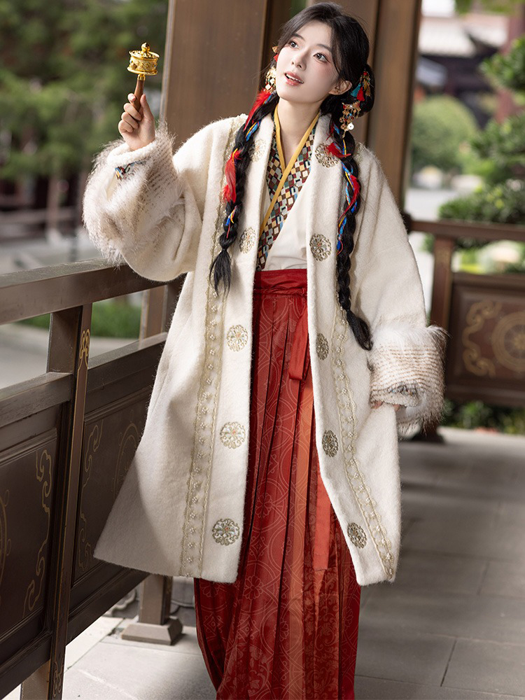 Women Winter Fluffy Fleece-Lined Coat Unique Song Dynasty Hanfu Set